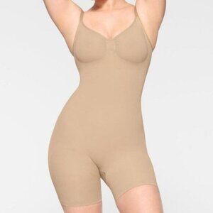 Seamless Beige Full Body Shapewear Bodysuit With Adjustable Straps